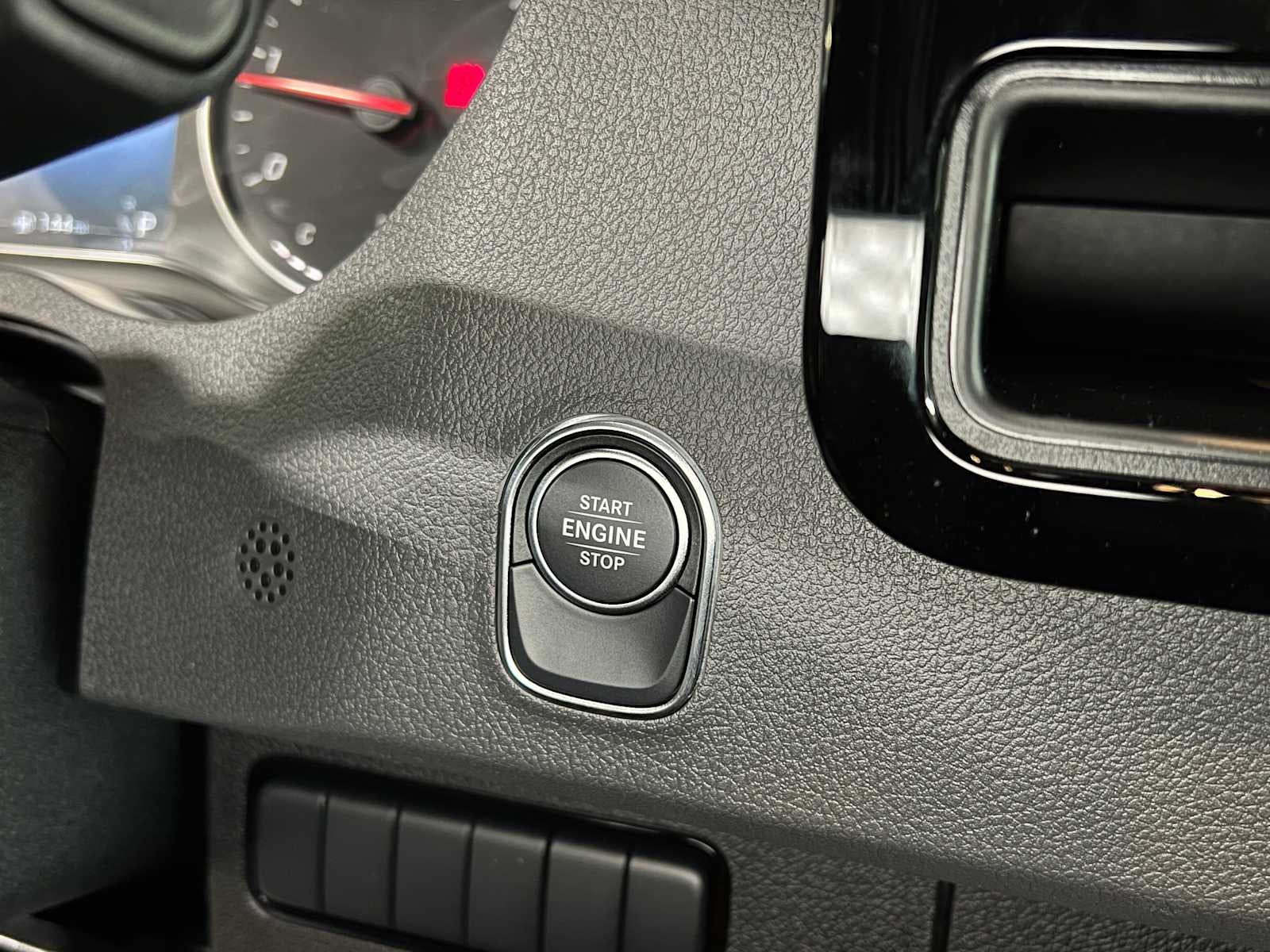 2026 Mercedes-Benz Sprinter 2500 High Roof I4 Diesel 170 RWD