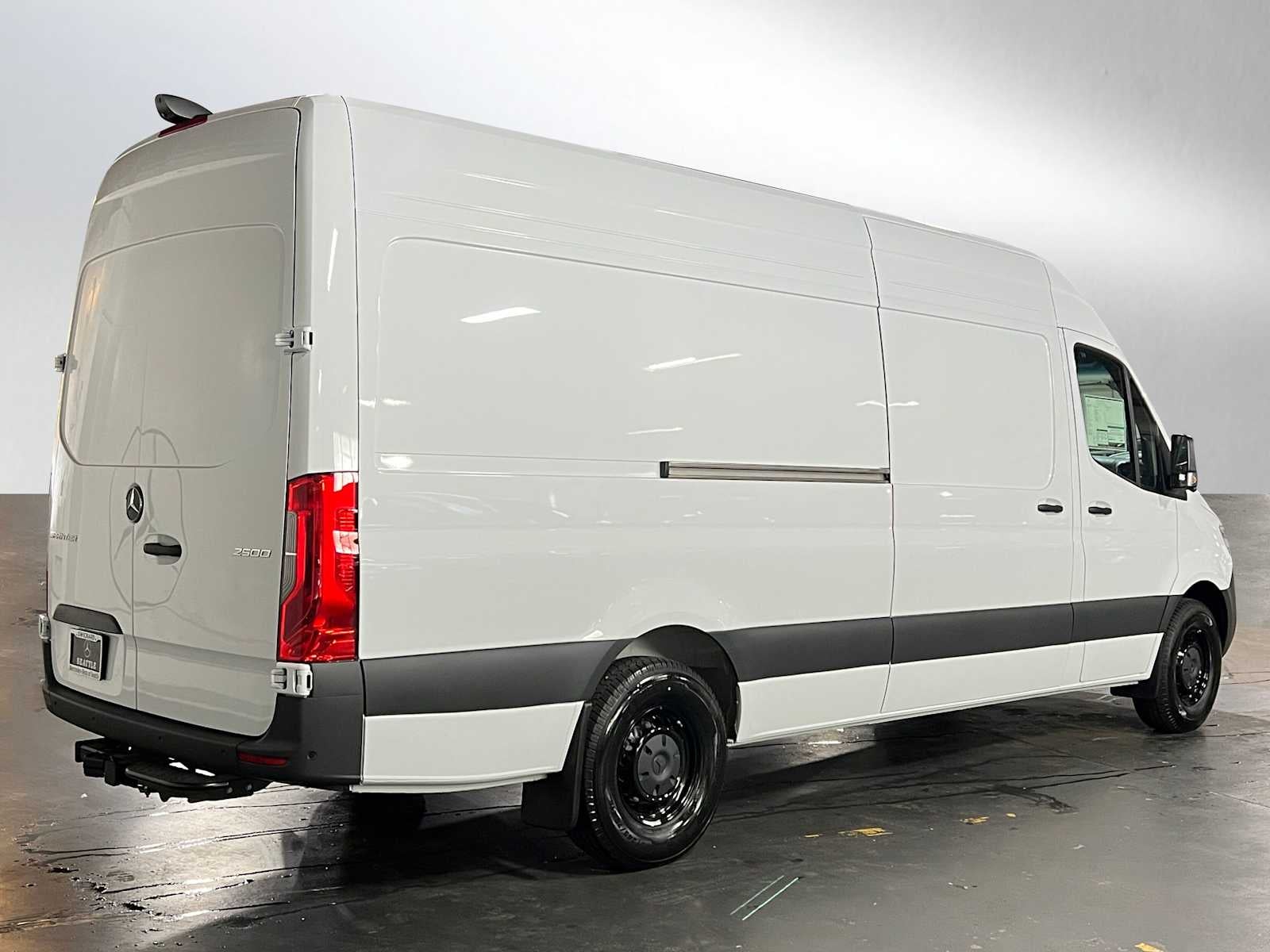 2026 Mercedes-Benz Sprinter 2500 High Roof I4 Diesel 170 RWD