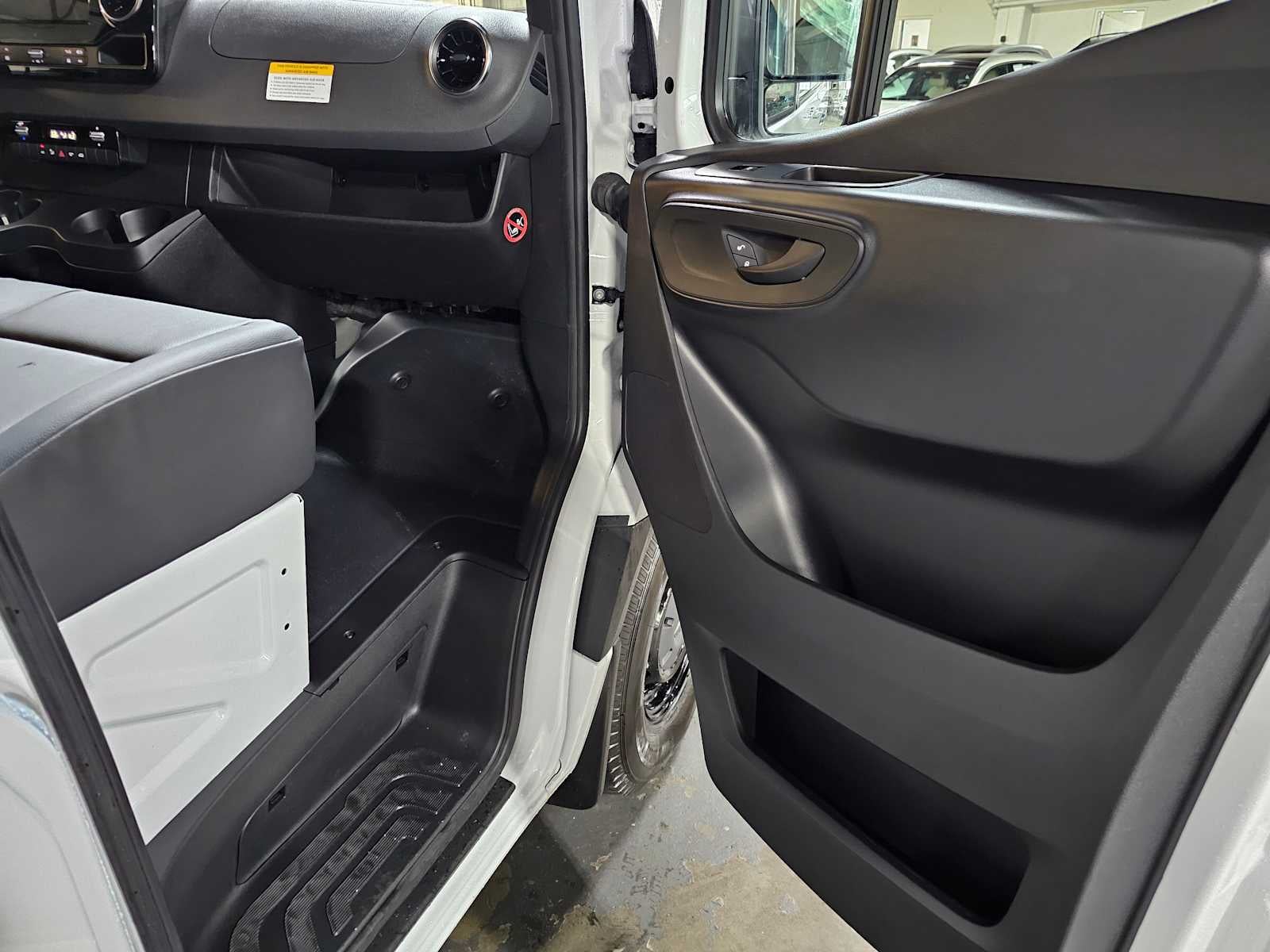 2026 Mercedes-Benz Sprinter 2500 High Roof I4 Diesel 170 RWD