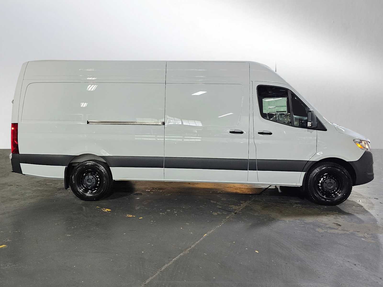 2026 Mercedes-Benz Sprinter 2500 High Roof I4 Diesel 170 RWD