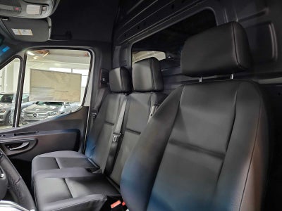 2026 Mercedes-Benz Sprinter 2500 High Roof I4 Diesel 170 RWD