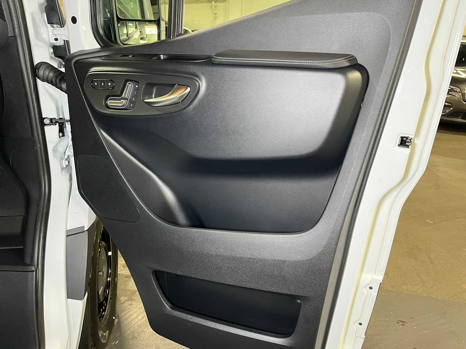 2026 Mercedes-Benz Sprinter 2500 High Roof I4 Diesel 170 RWD