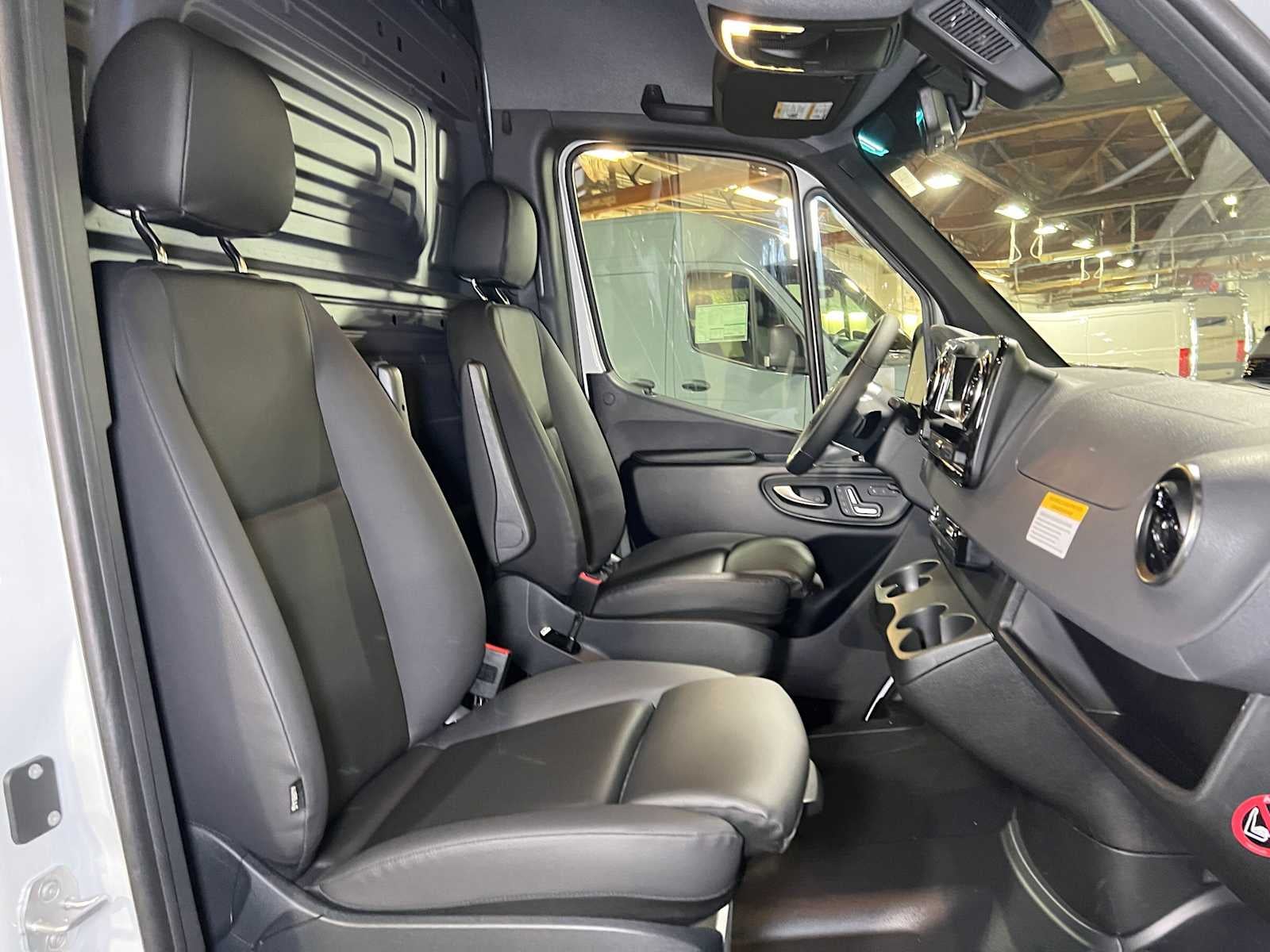 2026 Mercedes-Benz Sprinter 2500 High Roof I4 Diesel 170 RWD