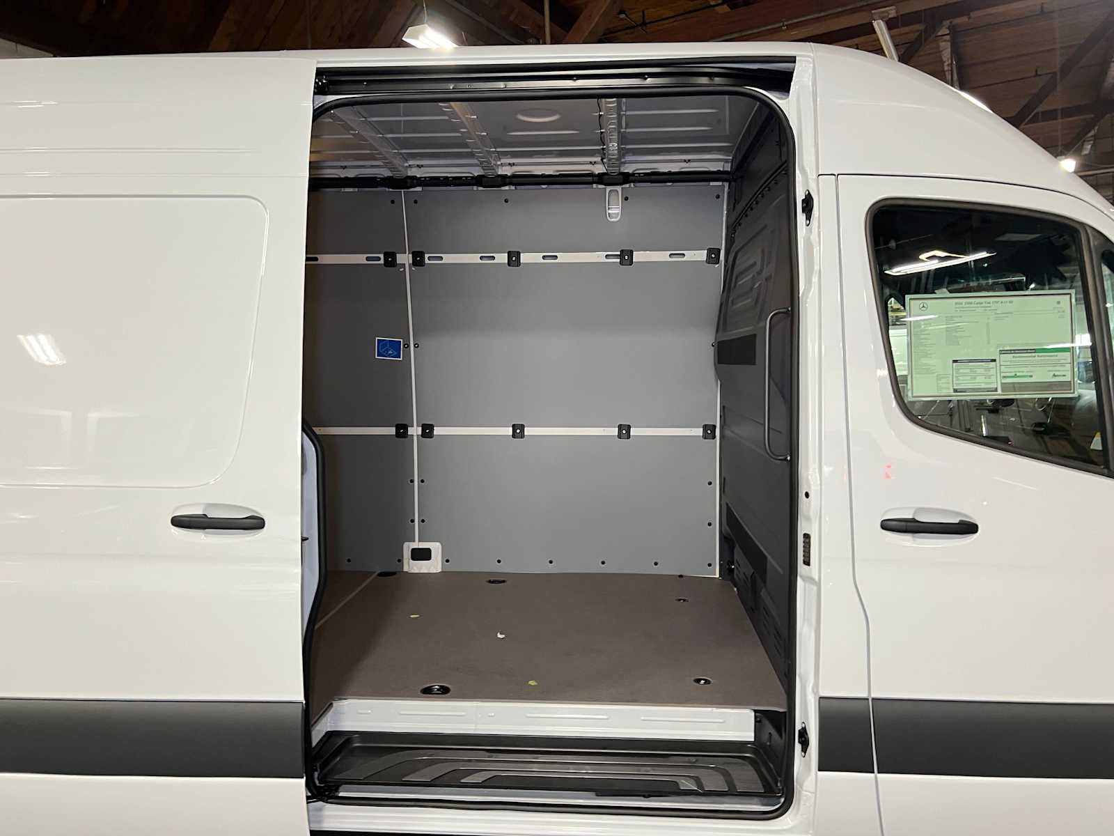 2026 Mercedes-Benz Sprinter 2500 High Roof I4 Diesel 170 RWD