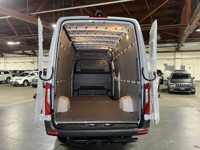 2026 Mercedes-Benz Sprinter 2500 High Roof I4 Diesel 170 RWD