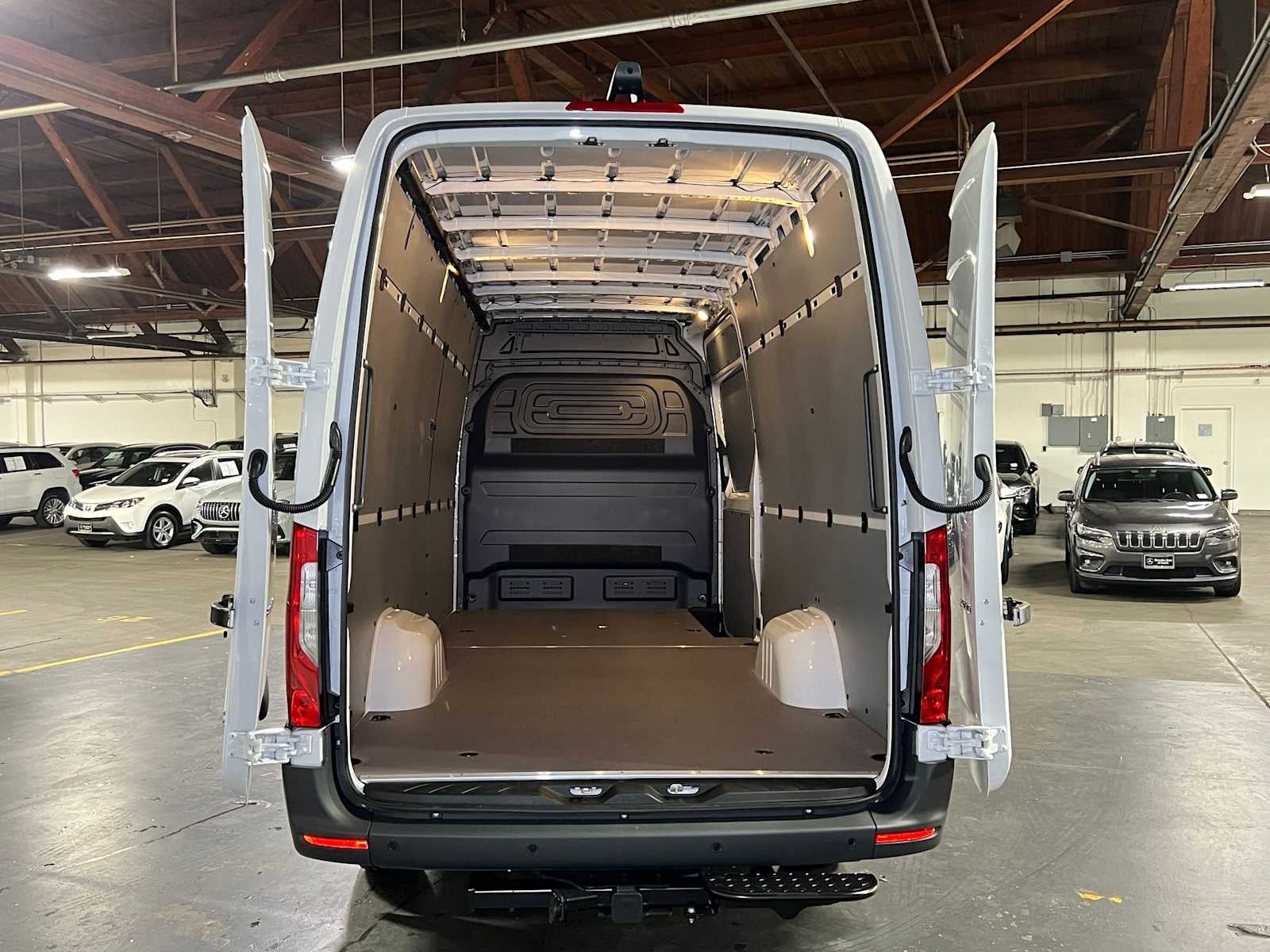 2026 Mercedes-Benz Sprinter 2500 High Roof I4 Diesel 170 RWD