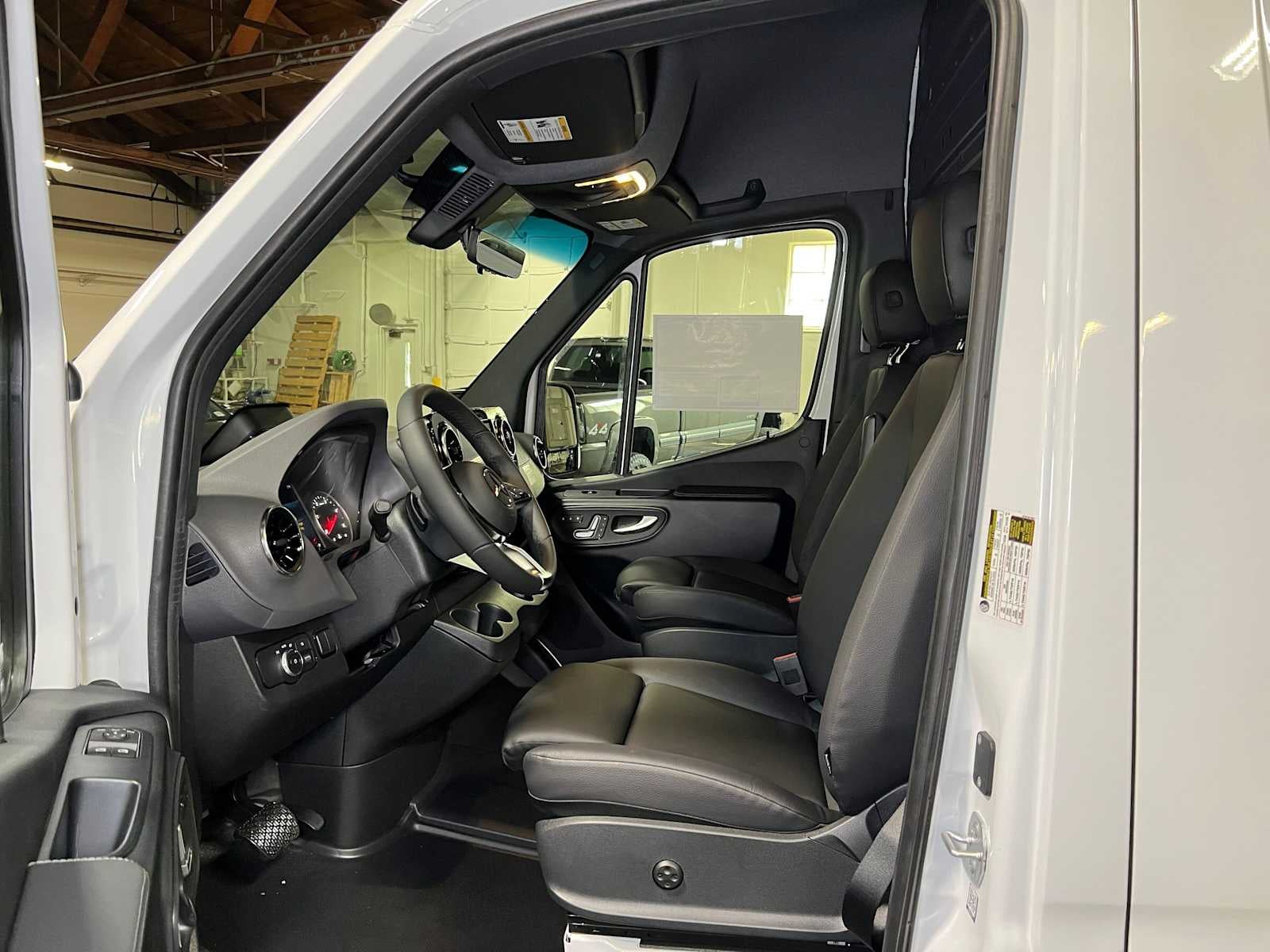 2026 Mercedes-Benz Sprinter 2500 High Roof I4 Diesel 170 RWD