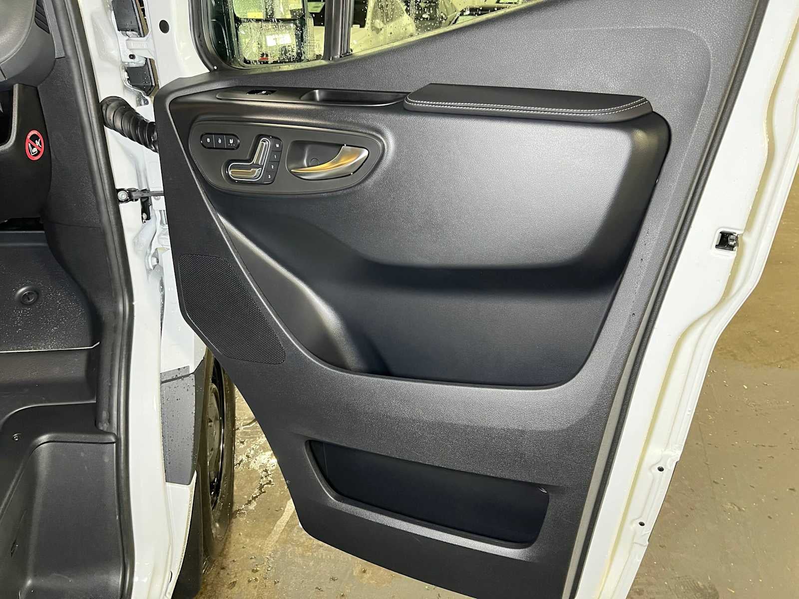 2026 Mercedes-Benz Sprinter Cargo 2500 High Roof I4 Diesel 170 RWD