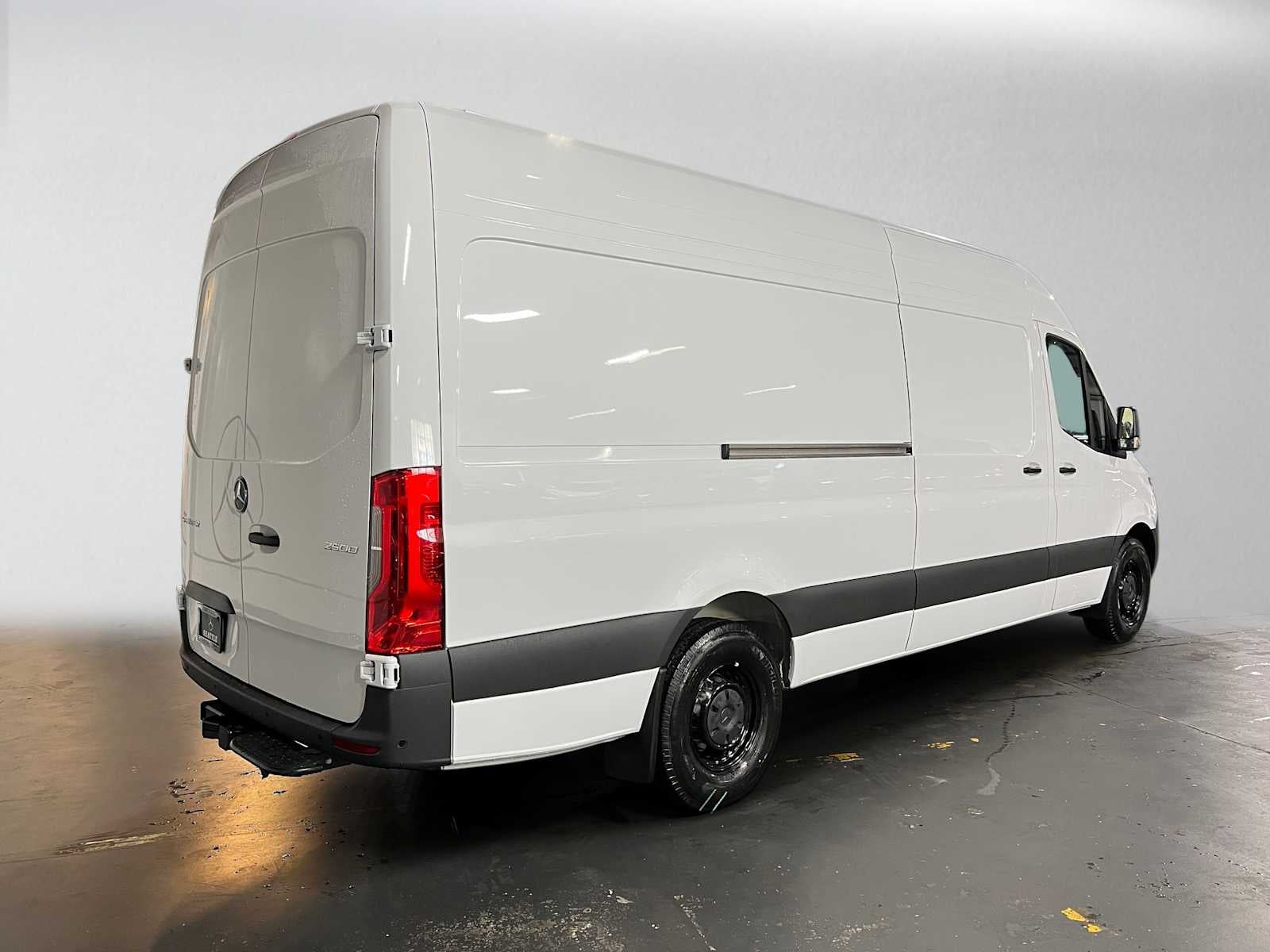 2026 Mercedes-Benz Sprinter Cargo 2500 High Roof I4 Diesel 170 RWD