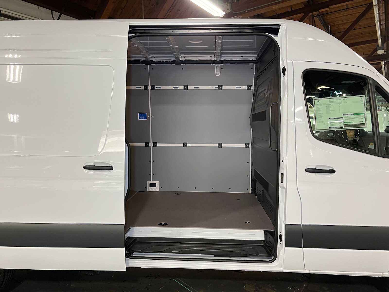 2026 Mercedes-Benz Sprinter 2500 High Roof I4 Diesel 170 RWD