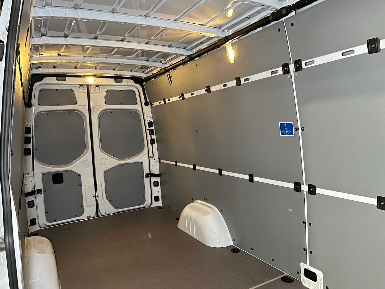 2026 Mercedes-Benz Sprinter 2500 High Roof I4 Diesel 170 RWD