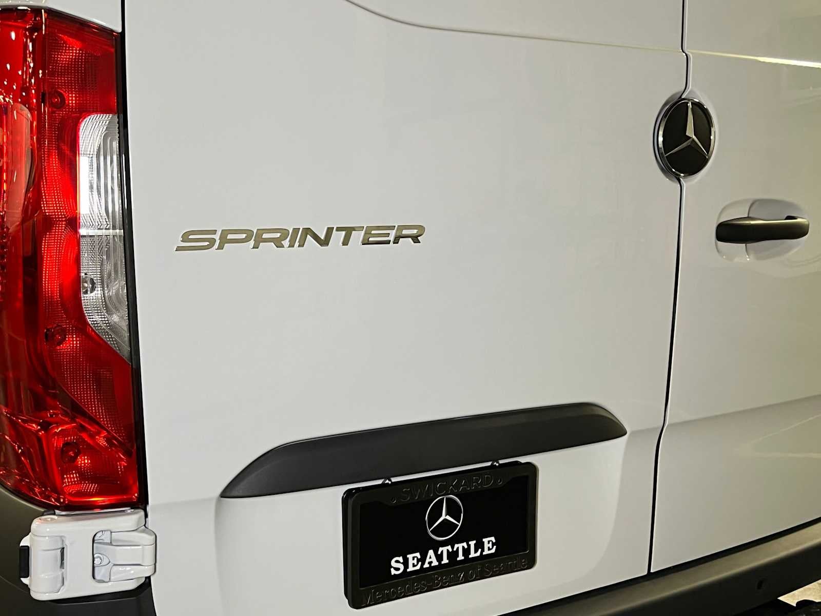 2026 Mercedes-Benz Sprinter 2500 High Roof I4 Diesel 170 RWD