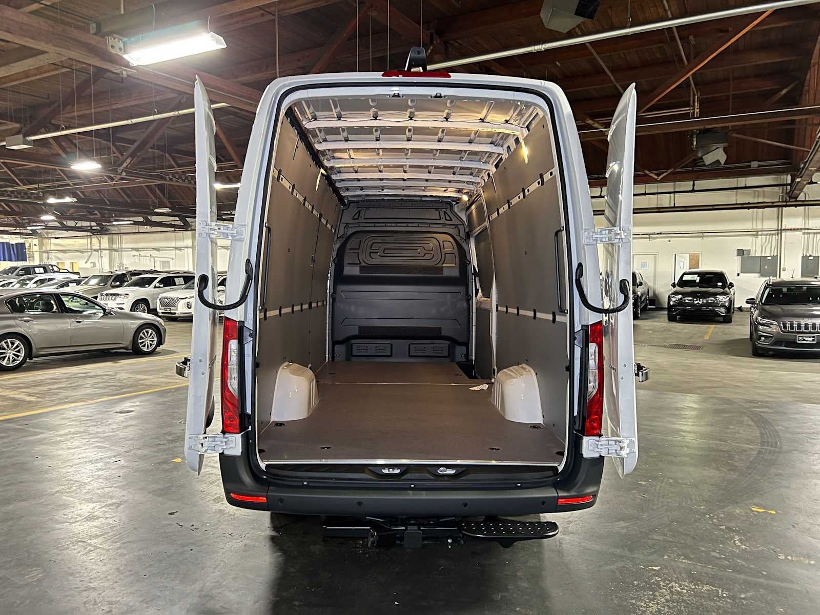 2026 Mercedes-Benz Sprinter 2500 High Roof I4 Diesel 170 RWD