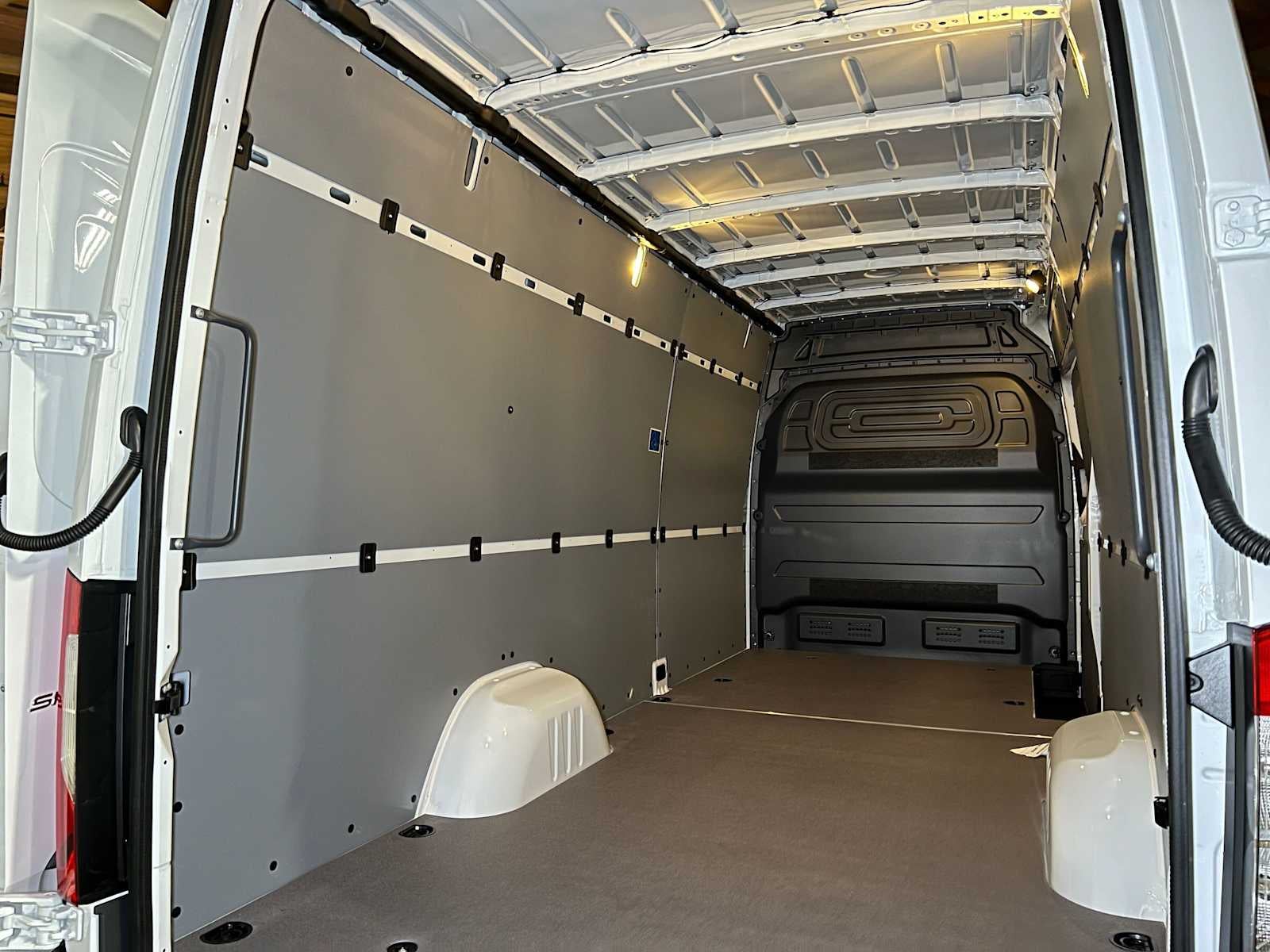 2026 Mercedes-Benz Sprinter 2500 High Roof I4 Diesel 170 RWD