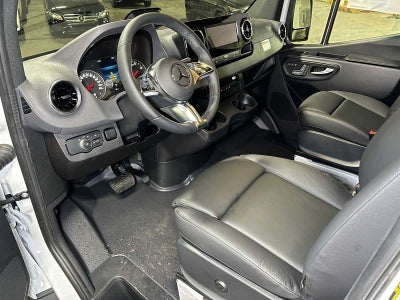 2026 Mercedes-Benz Sprinter 2500 High Roof I4 Diesel 170 RWD