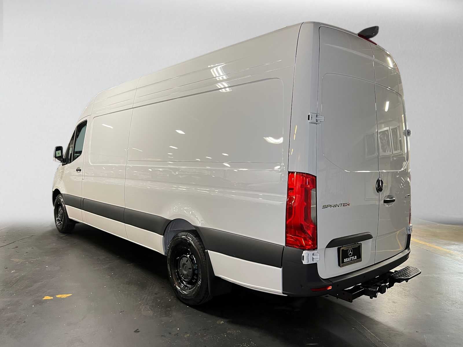 2026 Mercedes-Benz Sprinter 2500 High Roof I4 Diesel 170 RWD