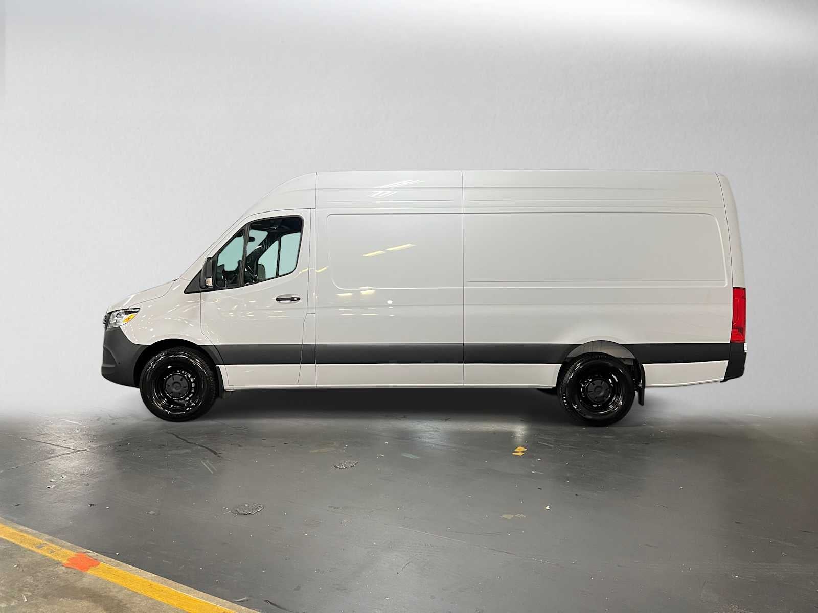 2026 Mercedes-Benz Sprinter 2500 High Roof I4 Diesel 170 RWD