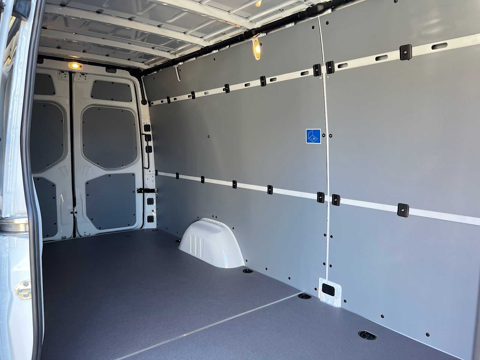 2027 Mercedes-Benz Sprinter Cargo 2500 High Roof I4 Diesel 170 RWD