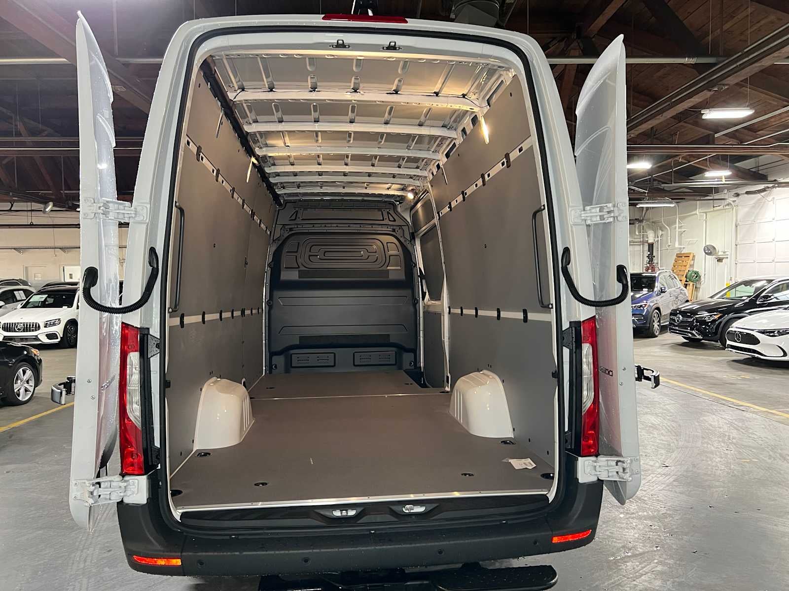 2026 Mercedes-Benz Sprinter 2500 High Roof I4 Diesel 170 RWD