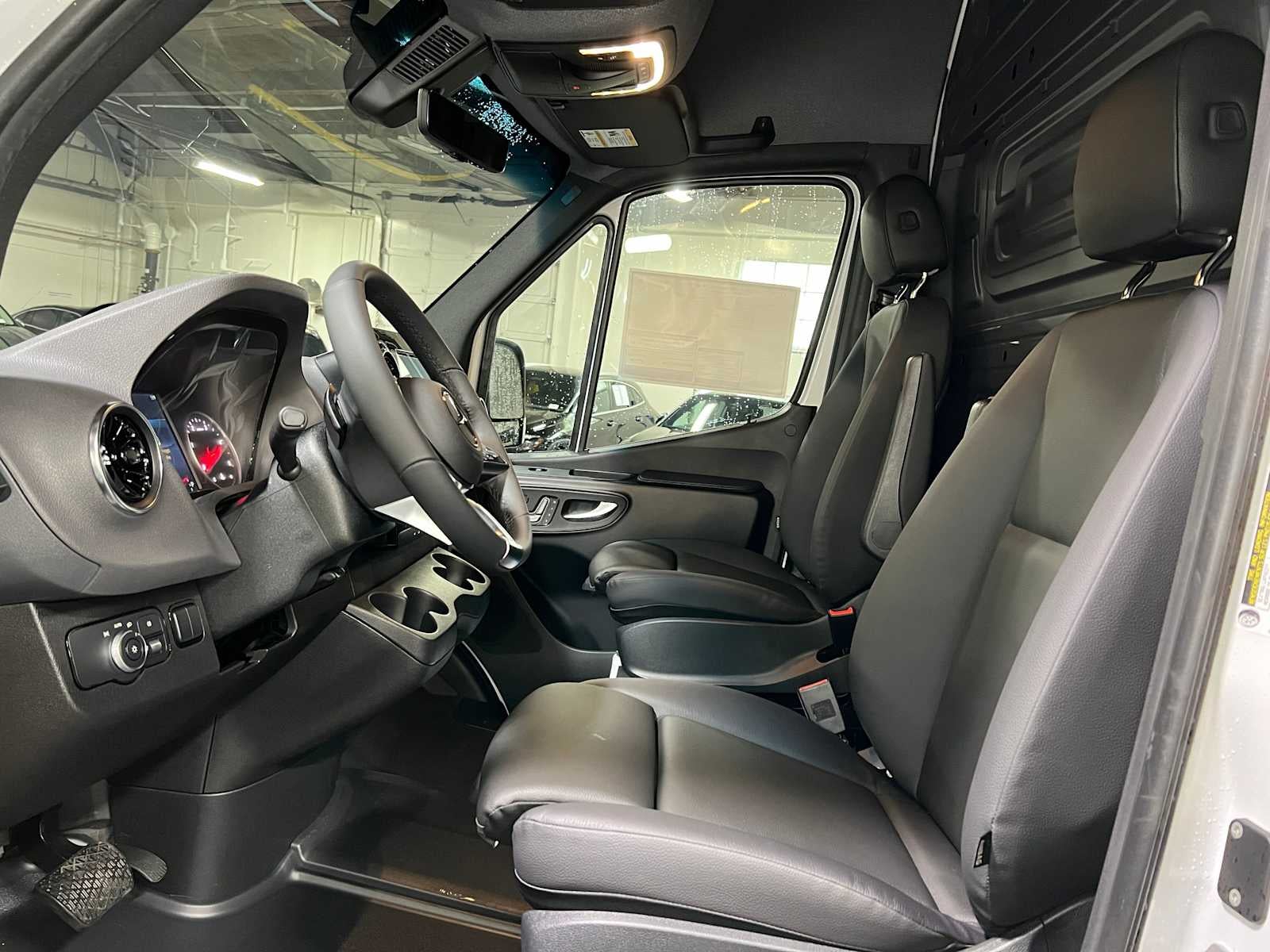 2026 Mercedes-Benz Sprinter 2500 High Roof I4 Diesel 170 RWD