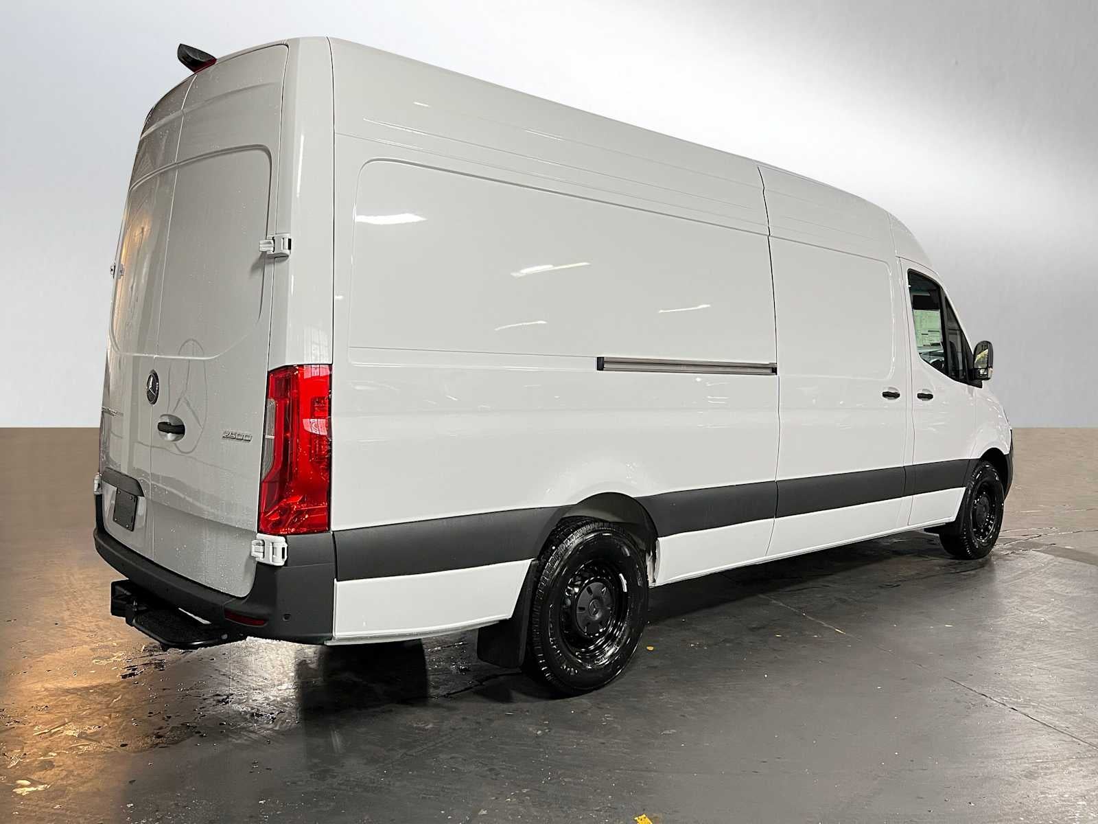 2026 Mercedes-Benz Sprinter 2500 High Roof I4 Diesel 170 RWD