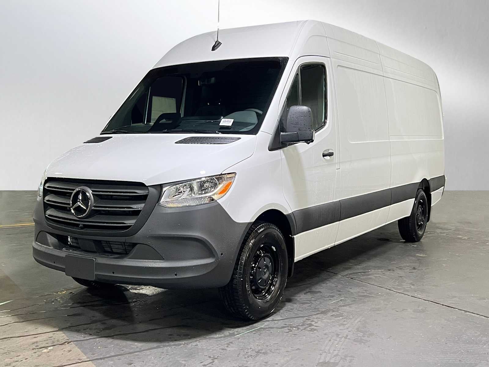 2026 Mercedes-Benz Sprinter 2500 High Roof I4 Diesel 170 RWD