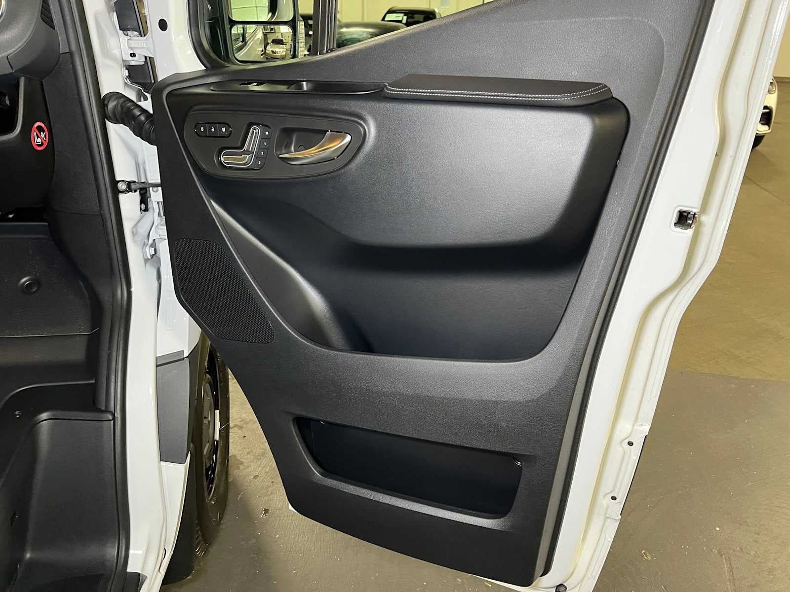 2026 Mercedes-Benz Sprinter Cargo 2500 High Roof I4 Diesel 170 RWD