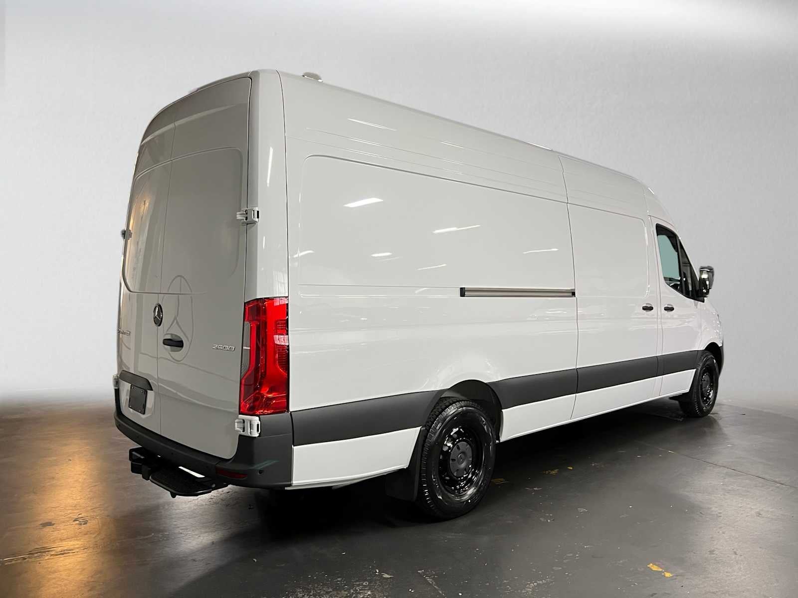 2026 Mercedes-Benz Sprinter Cargo 2500 High Roof I4 Diesel 170 RWD