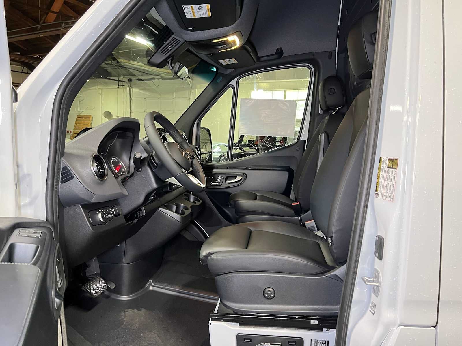 2026 Mercedes-Benz Sprinter Cargo 2500 High Roof I4 Diesel 170 RWD