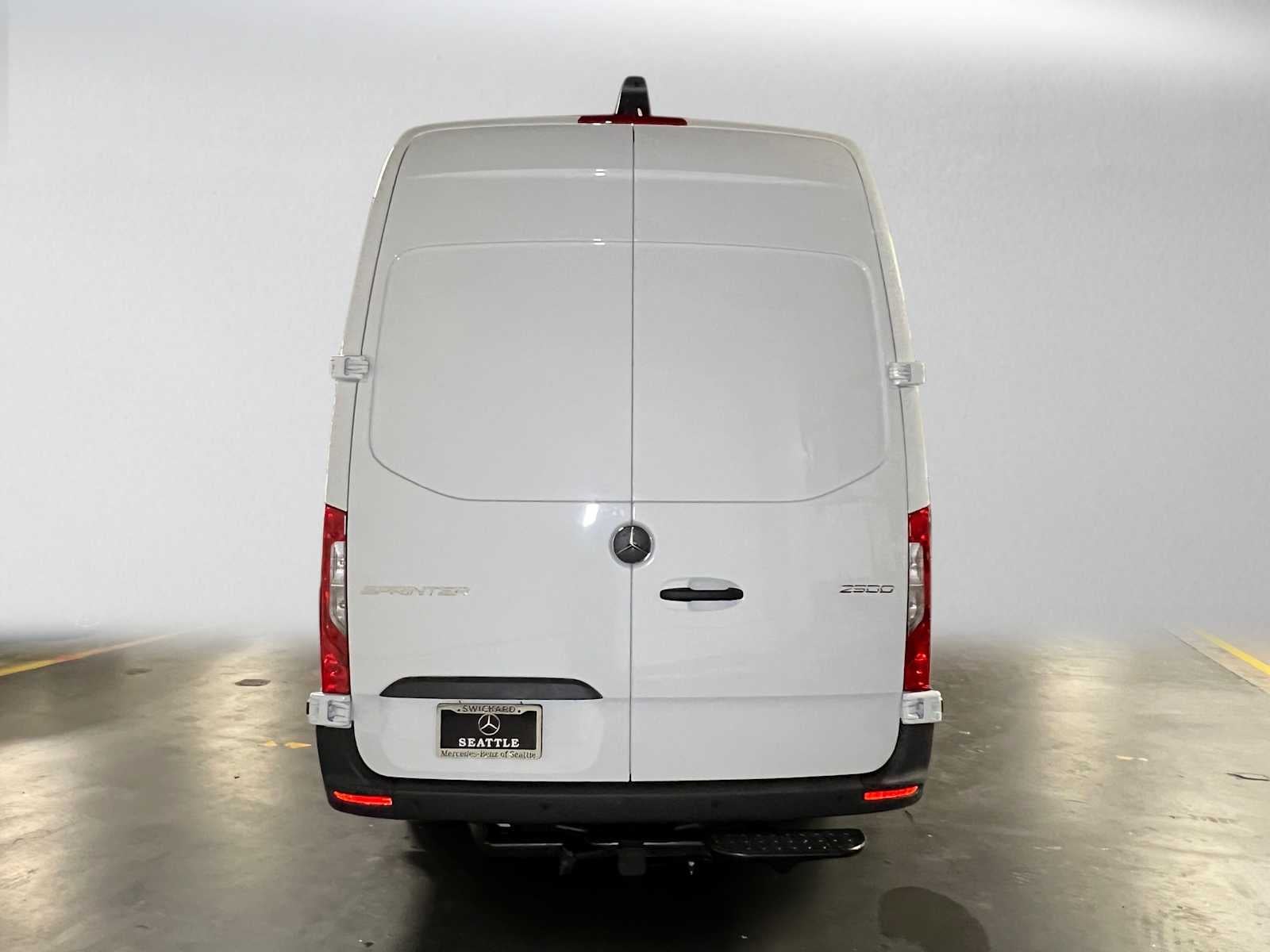 2026 Mercedes-Benz Sprinter Cargo 2500 High Roof I4 Diesel 170 RWD