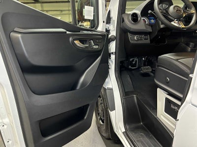 2026 Mercedes-Benz Sprinter Cargo 2500 High Roof I4 Diesel 170 RWD