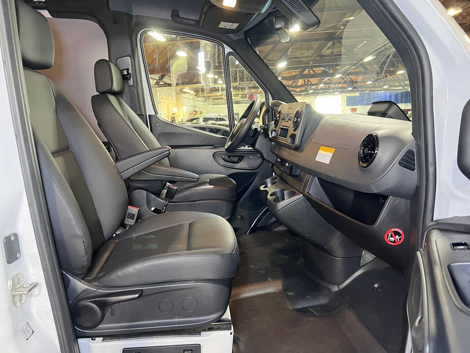 2025 Mercedes-Benz Sprinter Cargo Van 2500 Standard Roof I4 Diesel HO 144" RWD