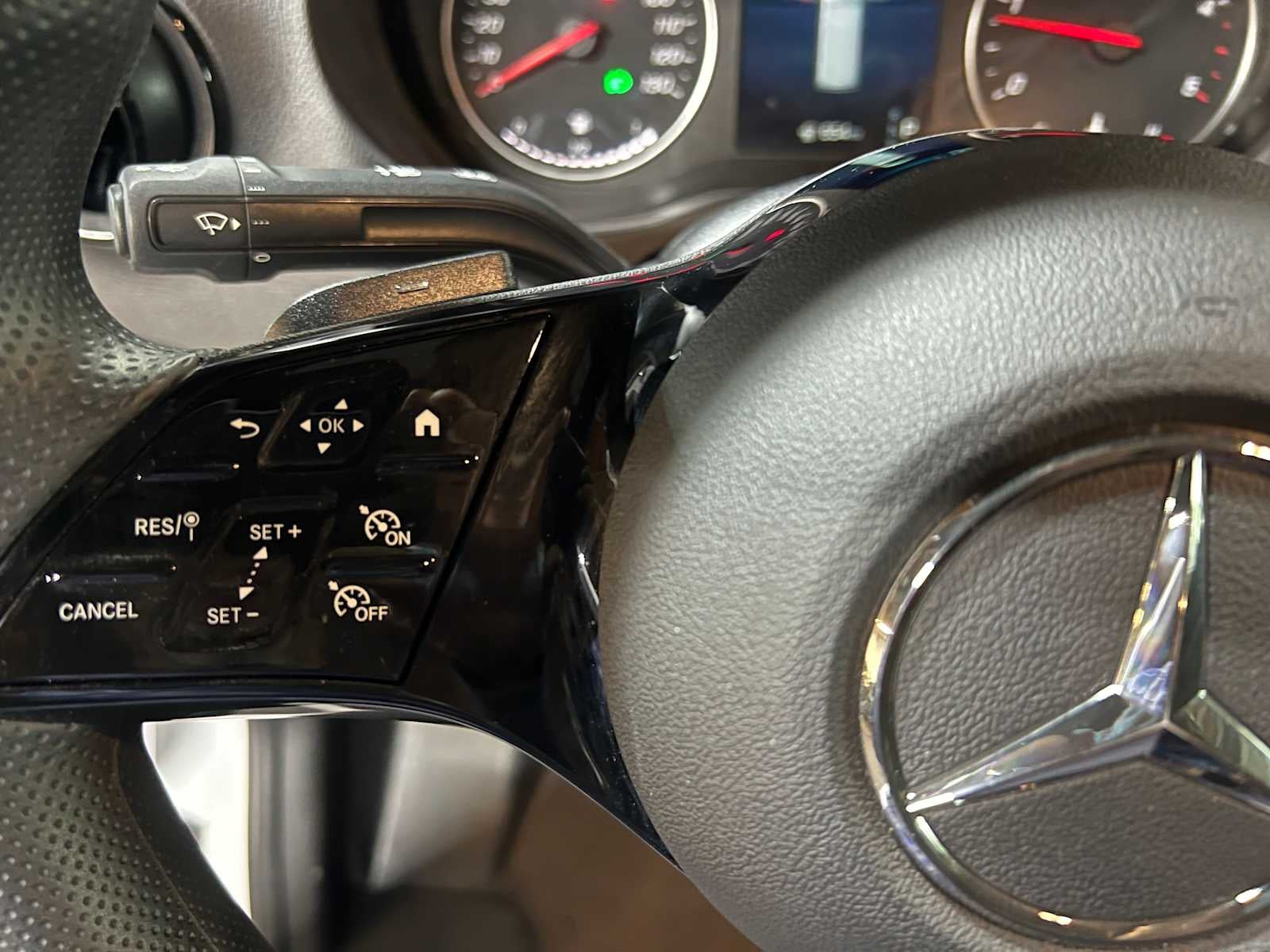 2025 Mercedes-Benz Sprinter Cargo Van 2500 Standard Roof I4 Diesel HO 144" RWD