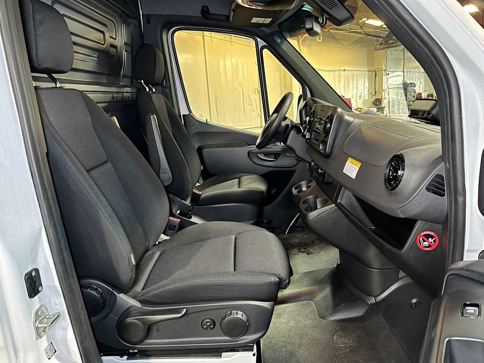 2025 Mercedes-Benz Sprinter Cargo Van 2500 Standard Roof I4 Diesel HO 144" RWD