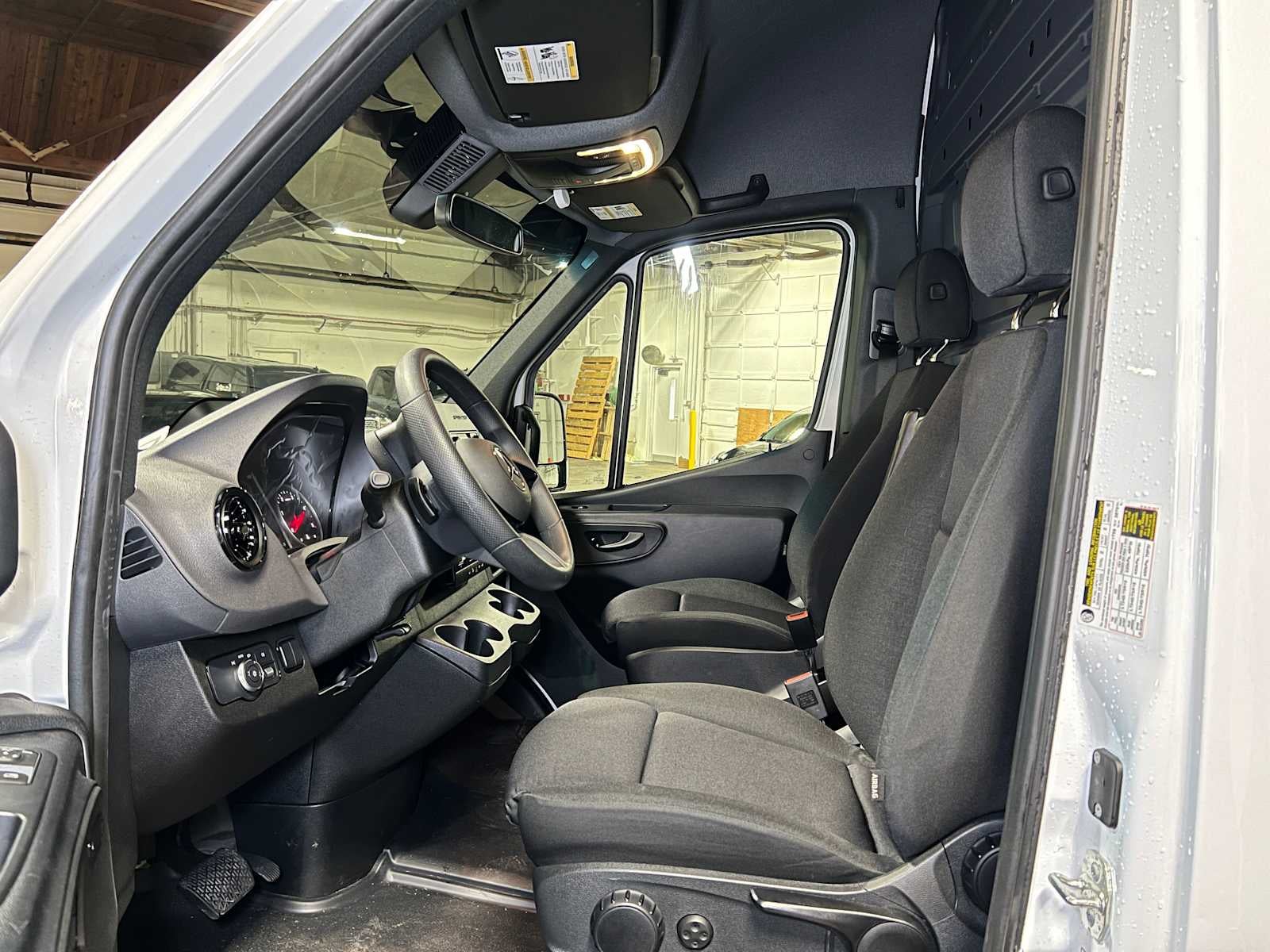 2025 Mercedes-Benz Sprinter Cargo Van 2500 Standard Roof I4 Diesel HO 144" RWD