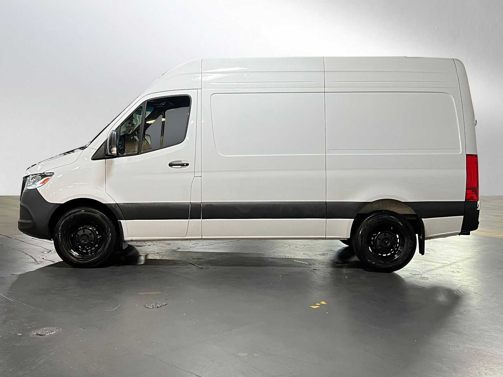 2025 Mercedes-Benz Sprinter Cargo Van 2500 Standard Roof I4 Diesel HO 144" RWD