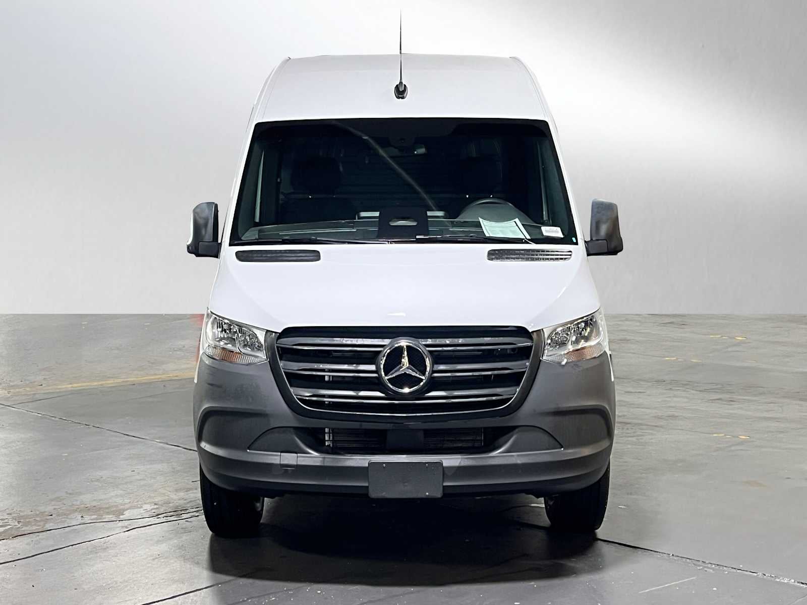 2025 Mercedes-Benz Sprinter Cargo Van 2500 Standard Roof I4 Diesel HO 144" RWD