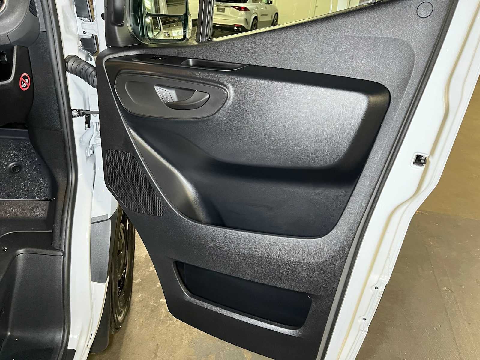2026 Mercedes-Benz Sprinter 2500 Standard Roof I4 Diesel HO 144 RWD