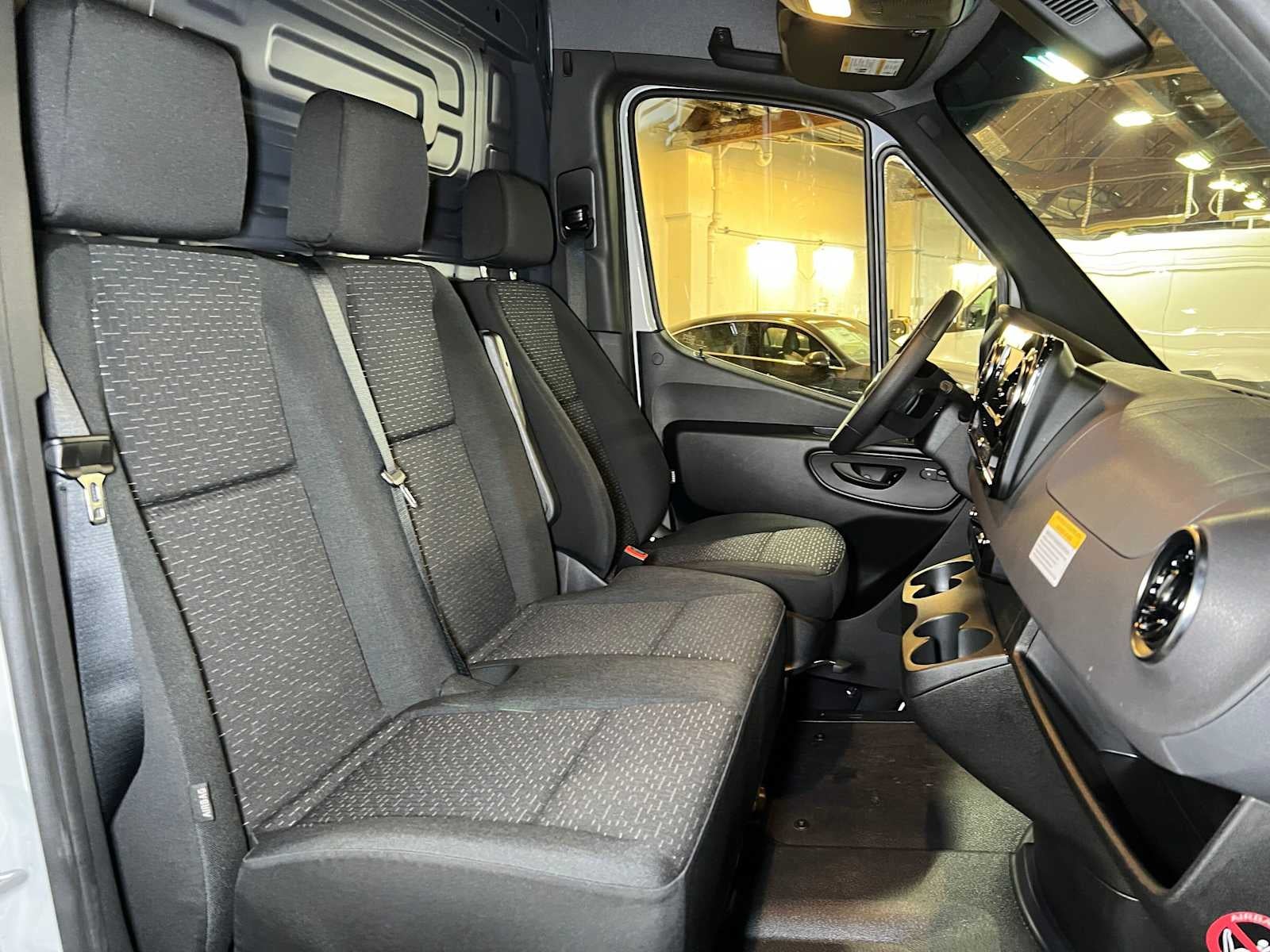 2026 Mercedes-Benz Sprinter 2500 Standard Roof I4 Diesel HO 144 RWD