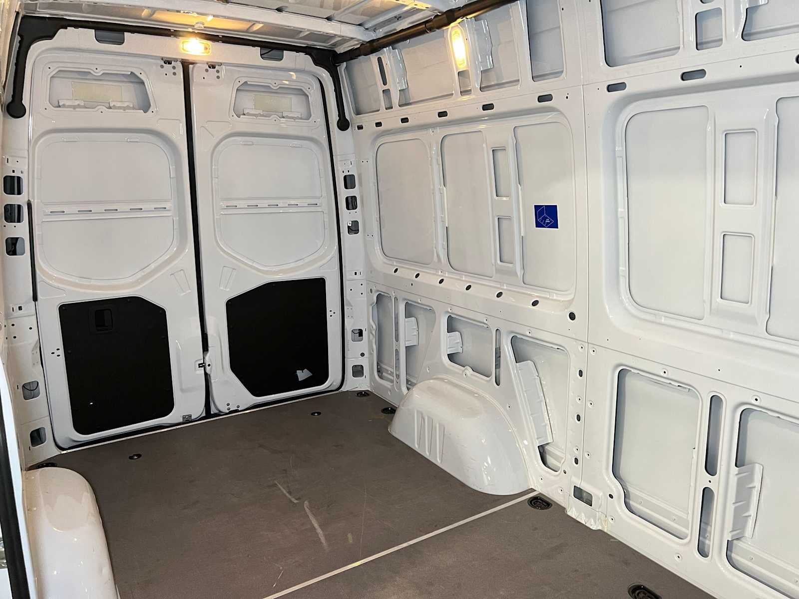 2026 Mercedes-Benz Sprinter 2500 Standard Roof I4 Diesel HO 144 RWD