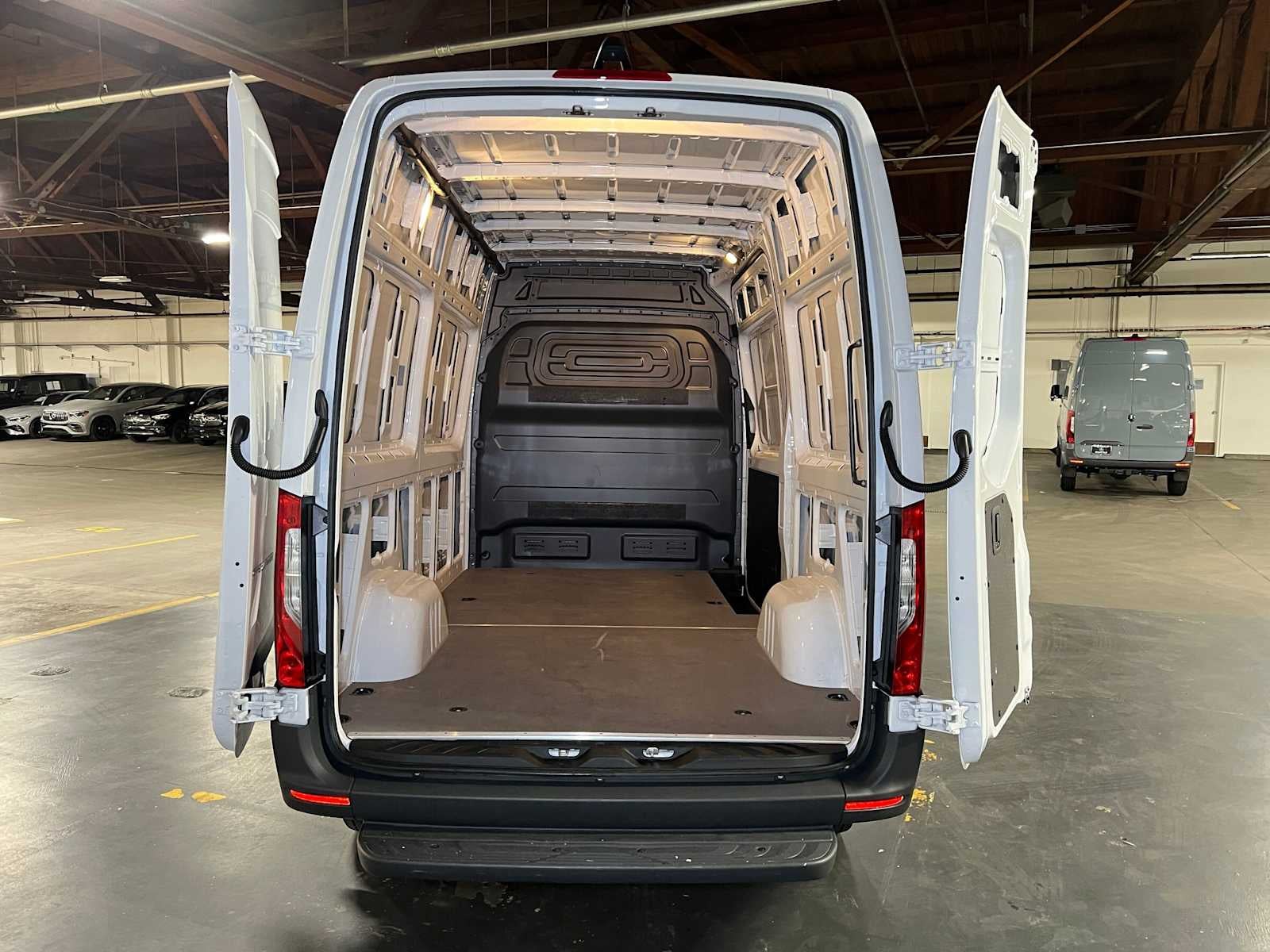 2026 Mercedes-Benz Sprinter 2500 Standard Roof I4 Diesel HO 144 RWD
