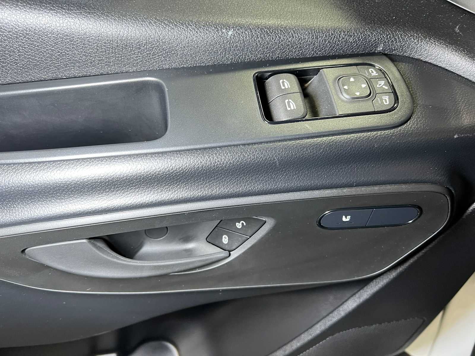 2026 Mercedes-Benz Sprinter 2500 Standard Roof I4 Diesel HO 144 RWD