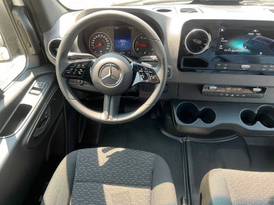 2026 Mercedes-Benz Sprinter 2500 Standard Roof I4 Diesel HO 144 RWD