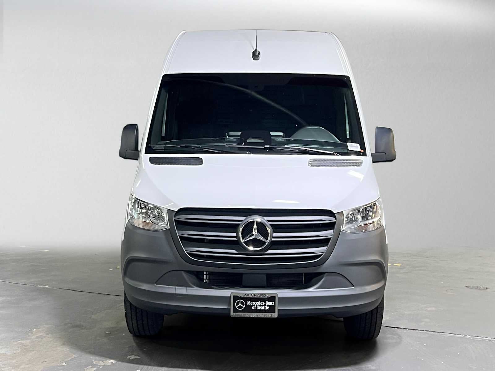 2026 Mercedes-Benz Sprinter 2500 Standard Roof I4 Diesel HO 144 RWD
