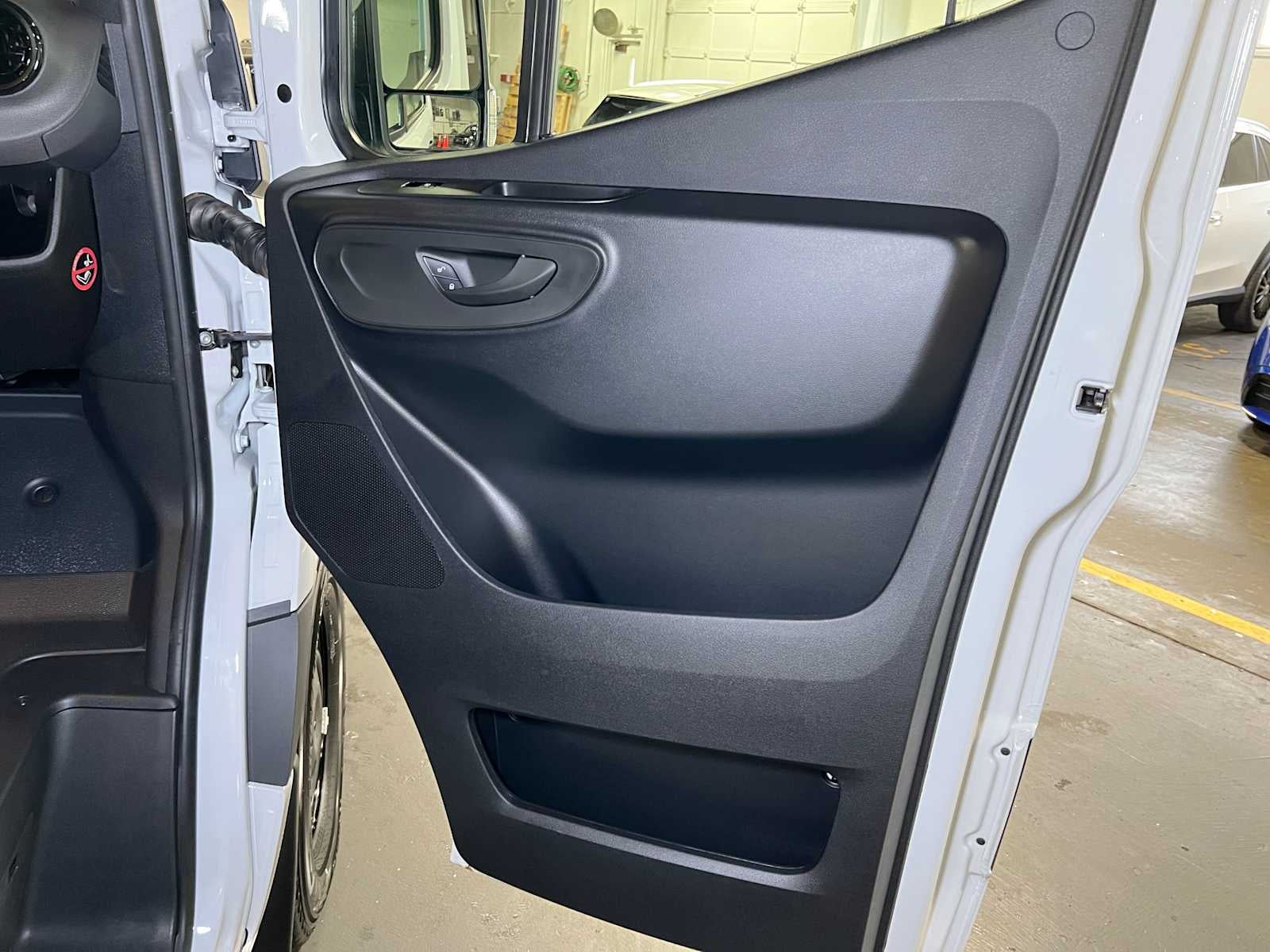 2025 Mercedes-Benz Sprinter Cargo Van 2500 Standard Roof I4 Diesel HO 144" RWD