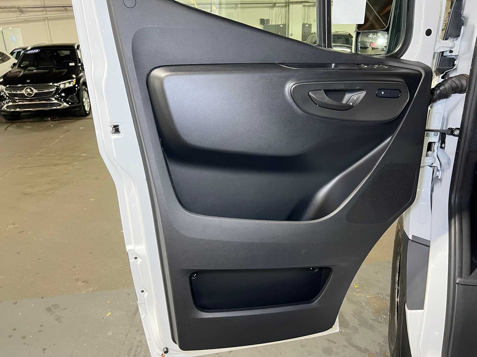 2025 Mercedes-Benz Sprinter Cargo Van 2500 Standard Roof I4 Diesel HO 144" RWD