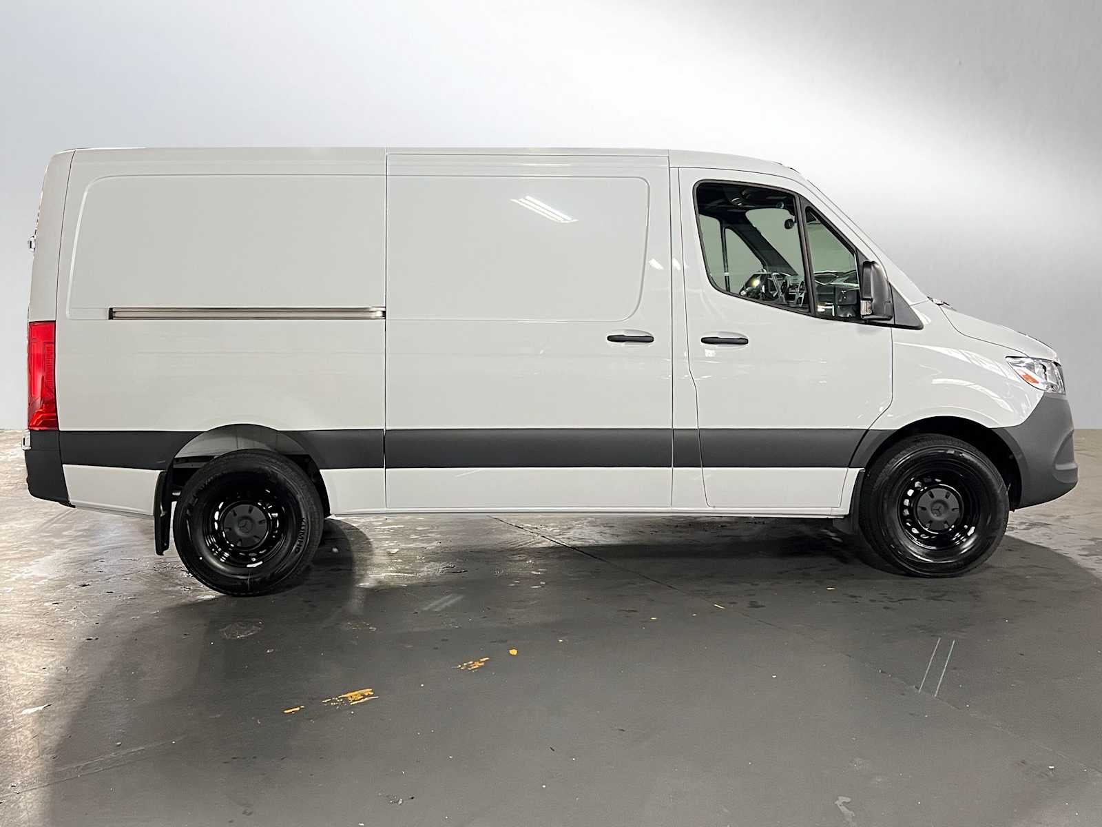 2025 Mercedes-Benz Sprinter Cargo Van 2500 Standard Roof I4 Diesel HO 144" RWD