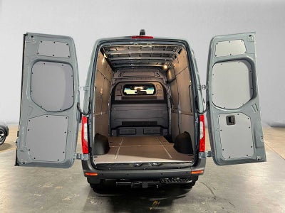 2026 Mercedes-Benz Sprinter Cargo 2500 Standard Roof I4 Diesel HO 144 RWD