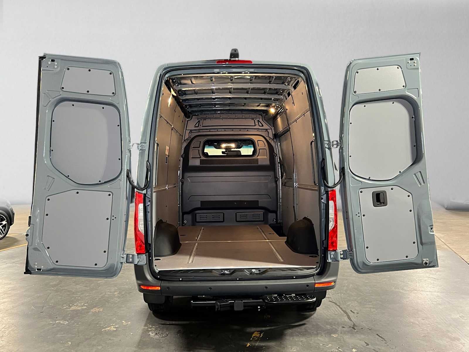 2026 Mercedes-Benz Sprinter Cargo 2500 Standard Roof I4 Diesel HO 144 RWD