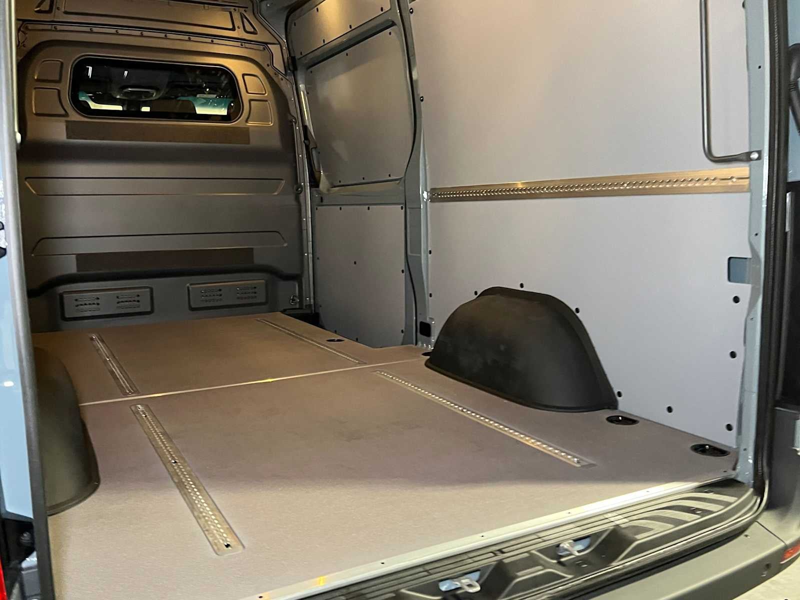 2026 Mercedes-Benz Sprinter Cargo 2500 Standard Roof I4 Diesel HO 144 RWD